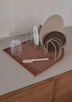 Meilleure vente ???? OYOY Living Design Accessoires De Rangement De Cuisine Plateau à Vaisselle Marron En Silicone H1,2x40,5x36,7cm ????